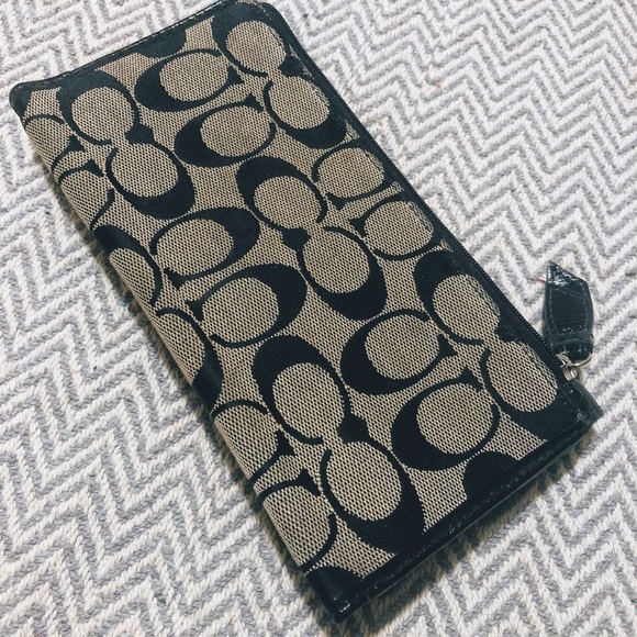 Large Classic Coach Wallet - Picture 3 of 10